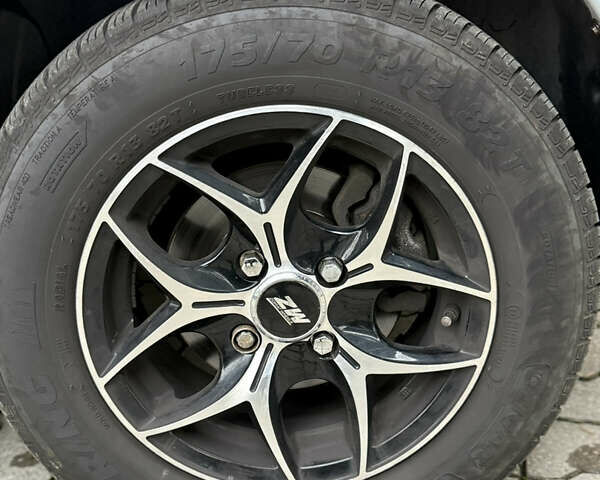 Серый Рено Клио, объемом двигателя 1.4 л и пробегом 320 тыс. км за 2750 $, фото 11 на Automoto.ua