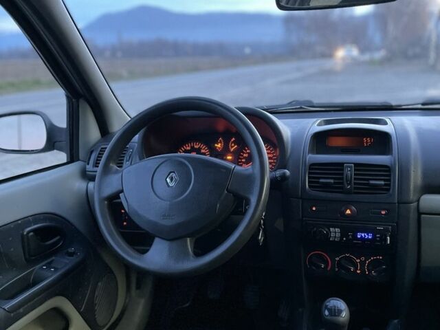 Сірий Рено Кліо, об'ємом двигуна 1.5 л та пробігом 205 тис. км за 2300 $, фото 4 на Automoto.ua