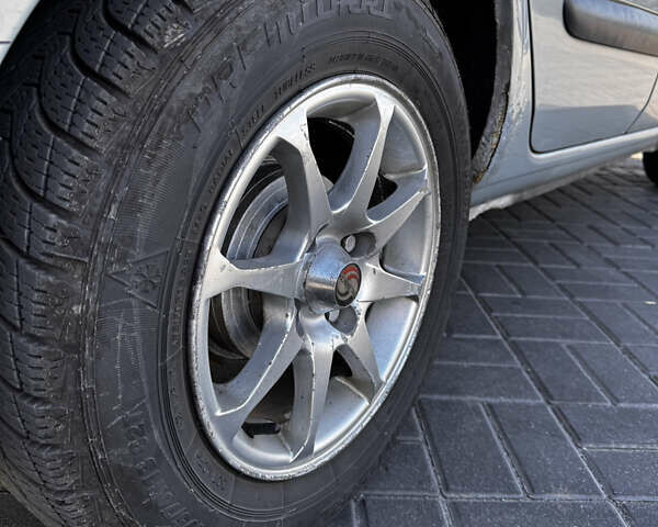 Сірий Рено Кліо, об'ємом двигуна 1.4 л та пробігом 386 тис. км за 2100 $, фото 9 на Automoto.ua