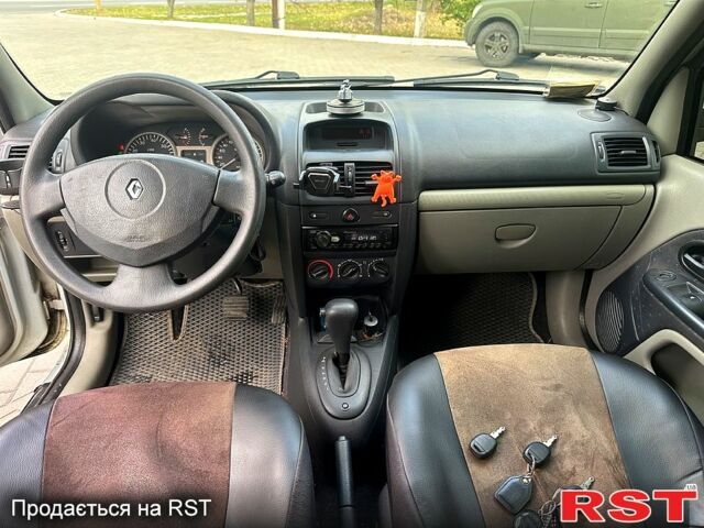 Серый Рено Клио, объемом двигателя 1.4 л и пробегом 148 тыс. км за 3499 $, фото 5 на Automoto.ua