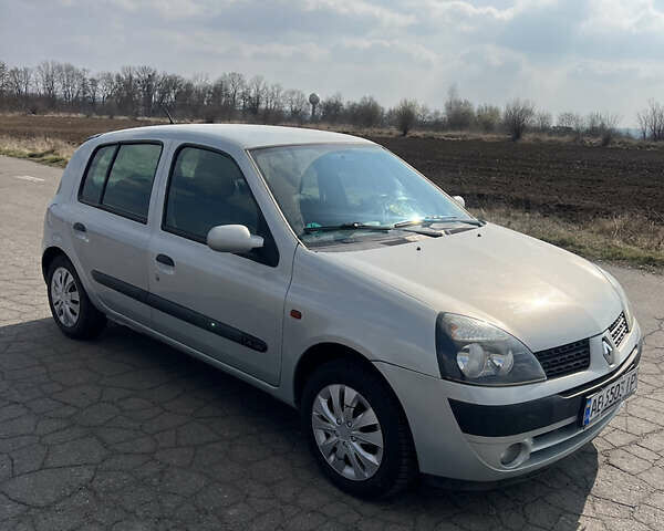 Серый Рено Клио, объемом двигателя 1.39 л и пробегом 185 тыс. км за 3150 $, фото 16 на Automoto.ua