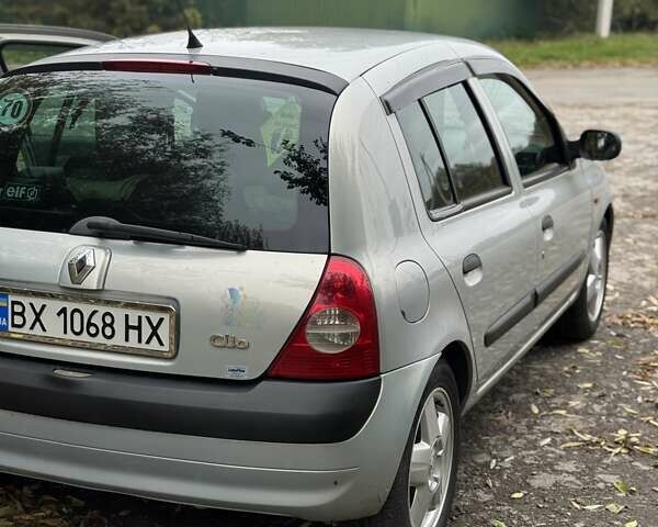 Серый Рено Клио, объемом двигателя 1.39 л и пробегом 196 тыс. км за 3850 $, фото 9 на Automoto.ua