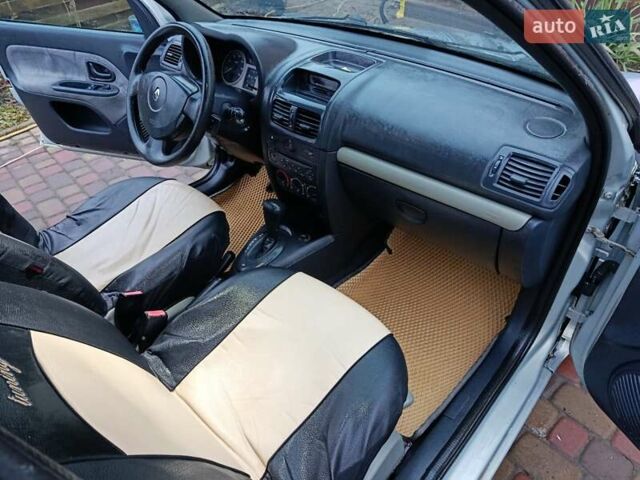 Серый Рено Клио, объемом двигателя 1.4 л и пробегом 216 тыс. км за 3500 $, фото 4 на Automoto.ua