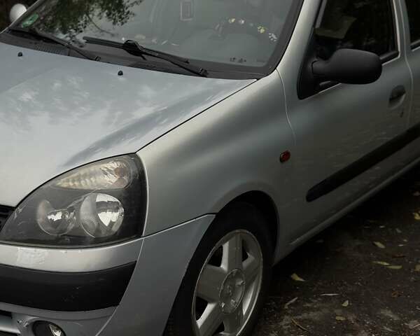 Серый Рено Клио, объемом двигателя 1.39 л и пробегом 196 тыс. км за 3850 $, фото 4 на Automoto.ua