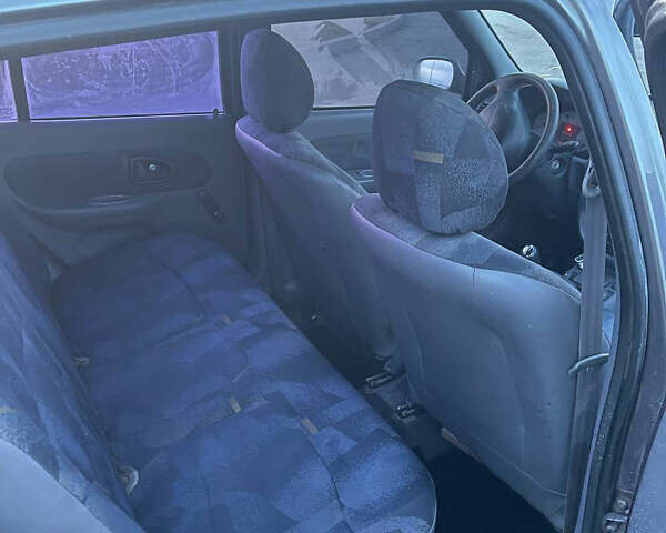 Серый Рено Клио, объемом двигателя 1.39 л и пробегом 420 тыс. км за 2500 $, фото 15 на Automoto.ua