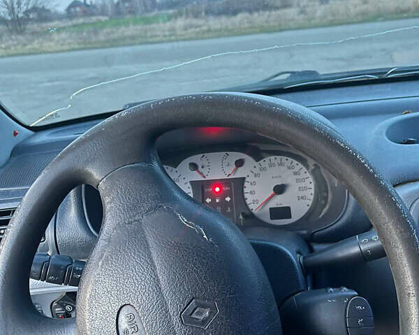 Серый Рено Клио, объемом двигателя 1.39 л и пробегом 420 тыс. км за 2500 $, фото 31 на Automoto.ua