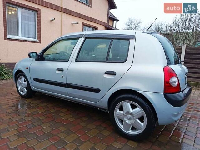 Серый Рено Клио, объемом двигателя 1.4 л и пробегом 216 тыс. км за 3500 $, фото 3 на Automoto.ua