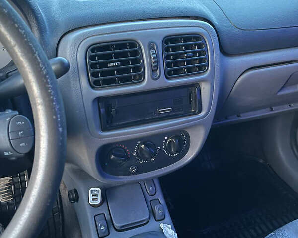 Серый Рено Клио, объемом двигателя 1.39 л и пробегом 420 тыс. км за 2500 $, фото 29 на Automoto.ua