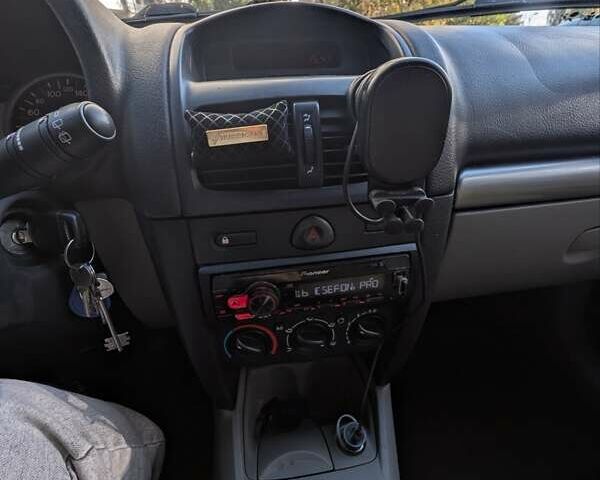 Серый Рено Клио, объемом двигателя 1.15 л и пробегом 270 тыс. км за 2850 $, фото 24 на Automoto.ua