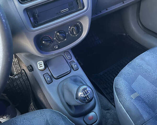 Серый Рено Клио, объемом двигателя 1.39 л и пробегом 420 тыс. км за 2500 $, фото 33 на Automoto.ua