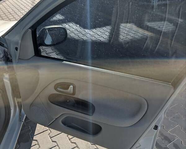 Серый Рено Клио, объемом двигателя 1.15 л и пробегом 270 тыс. км за 2850 $, фото 5 на Automoto.ua