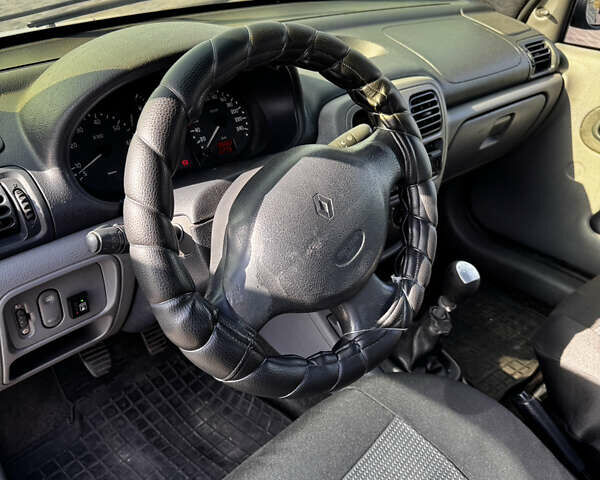 Сірий Рено Кліо, об'ємом двигуна 1.4 л та пробігом 386 тис. км за 2100 $, фото 11 на Automoto.ua