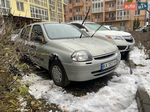 Серый Рено Клио, объемом двигателя 1.4 л и пробегом 140 тыс. км за 3100 $, фото 3 на Automoto.ua