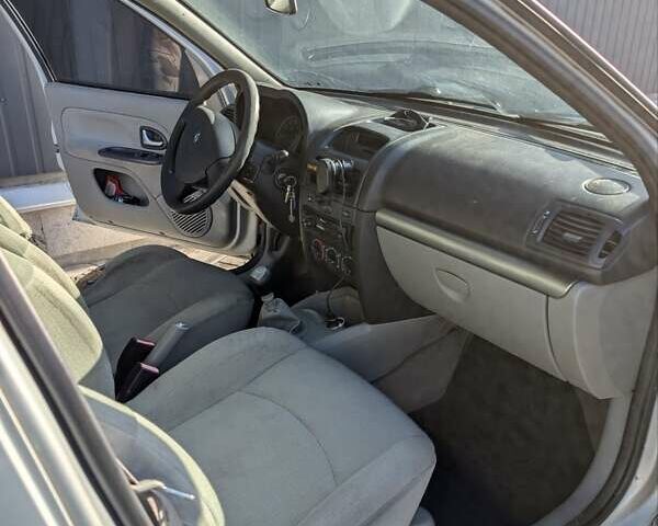 Серый Рено Клио, объемом двигателя 1.15 л и пробегом 270 тыс. км за 2850 $, фото 9 на Automoto.ua