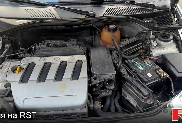 Серый Рено Клио, объемом двигателя 1.4 л и пробегом 158 тыс. км за 3500 $, фото 6 на Automoto.ua