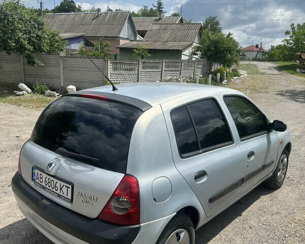 Серый Рено Клио, объемом двигателя 1.39 л и пробегом 250 тыс. км за 3100 $, фото 4 на Automoto.ua