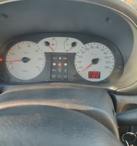 Серый Рено Клио, объемом двигателя 1.39 л и пробегом 373 тыс. км за 2800 $, фото 6 на Automoto.ua