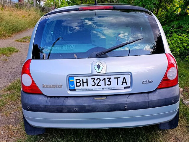 Сірий Рено Кліо, об'ємом двигуна 1.4 л та пробігом 145 тис. км за 3500 $, фото 3 на Automoto.ua