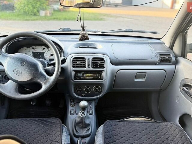 Сірий Рено Кліо, об'ємом двигуна 1.39 л та пробігом 374 тис. км за 1899 $, фото 9 на Automoto.ua