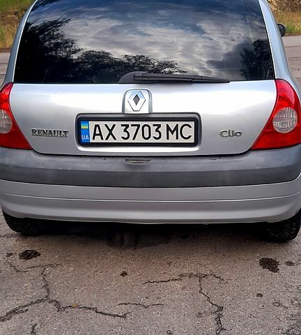 Серый Рено Клио, объемом двигателя 1.4 л и пробегом 158 тыс. км за 3500 $, фото 5 на Automoto.ua
