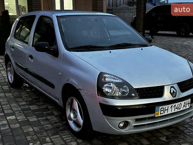 Серый Рено Клио, объемом двигателя 1.4 л и пробегом 160 тыс. км за 2999 $, фото 5 на Automoto.ua