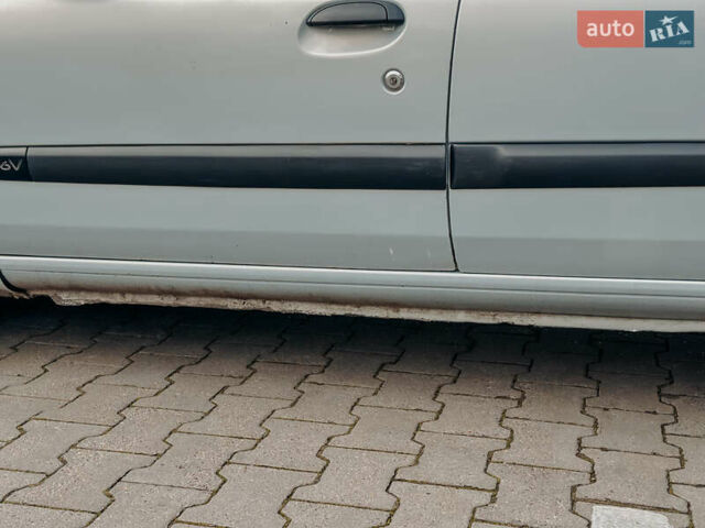 Серый Рено Клио, объемом двигателя 1.4 л и пробегом 150 тыс. км за 2550 $, фото 19 на Automoto.ua