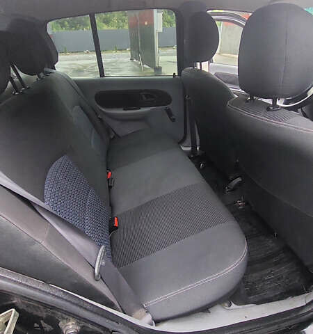 Серый Рено Клио, объемом двигателя 1.42 л и пробегом 280 тыс. км за 3000 $, фото 5 на Automoto.ua