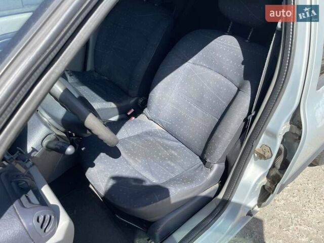 Серый Рено Клио, объемом двигателя 1.4 л и пробегом 329 тыс. км за 2999 $, фото 10 на Automoto.ua