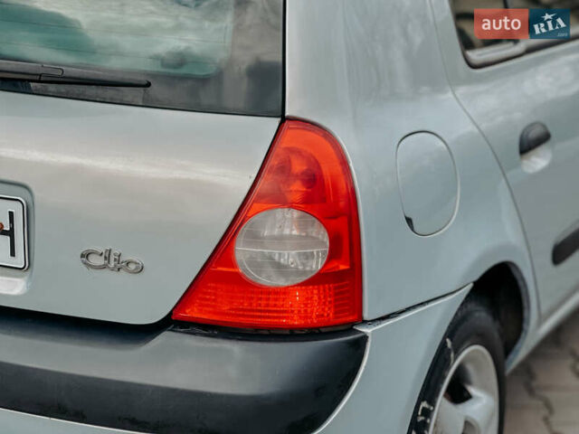 Серый Рено Клио, объемом двигателя 1.4 л и пробегом 150 тыс. км за 2550 $, фото 15 на Automoto.ua