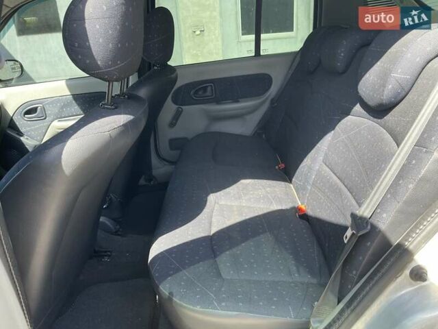 Серый Рено Клио, объемом двигателя 1.4 л и пробегом 329 тыс. км за 2999 $, фото 7 на Automoto.ua