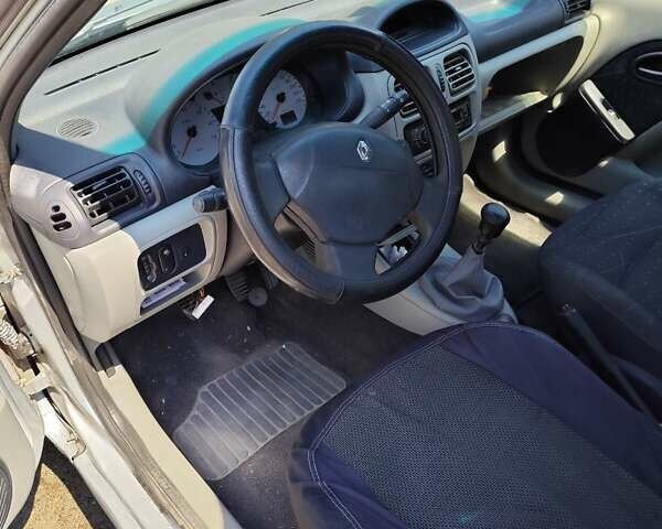 Сірий Рено Кліо, об'ємом двигуна 1.4 л та пробігом 248 тис. км за 2600 $, фото 3 на Automoto.ua