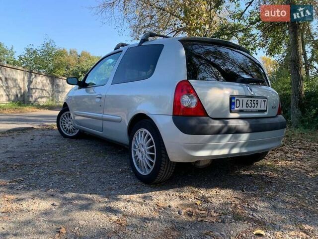 Серый Рено Клио, объемом двигателя 1.6 л и пробегом 220 тыс. км за 5700 $, фото 7 на Automoto.ua