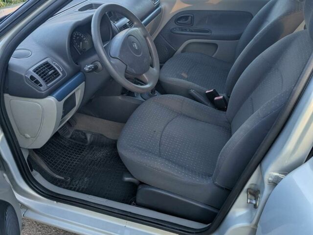Сірий Рено Кліо, об'ємом двигуна 1.1 л та пробігом 121 тис. км за 5500 $, фото 4 на Automoto.ua