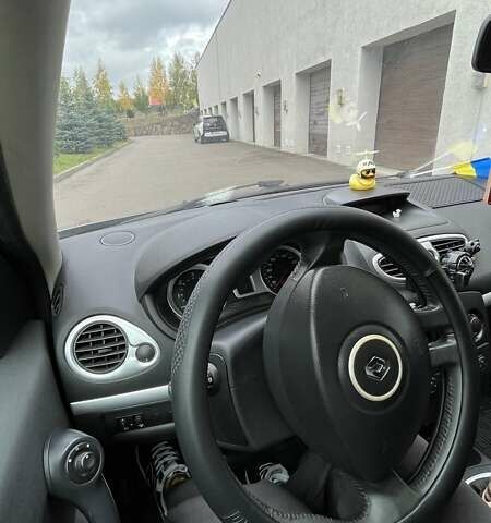 Сірий Рено Кліо, об'ємом двигуна 1.46 л та пробігом 300 тис. км за 3999 $, фото 9 на Automoto.ua