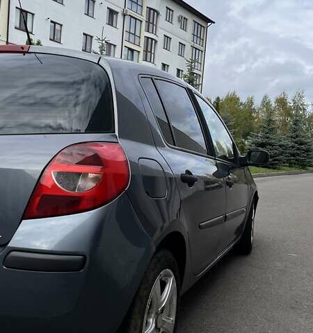 Сірий Рено Кліо, об'ємом двигуна 1.46 л та пробігом 300 тис. км за 3999 $, фото 10 на Automoto.ua