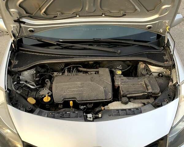 Серый Рено Клио, объемом двигателя 1.2 л и пробегом 174 тыс. км за 3900 $, фото 9 на Automoto.ua