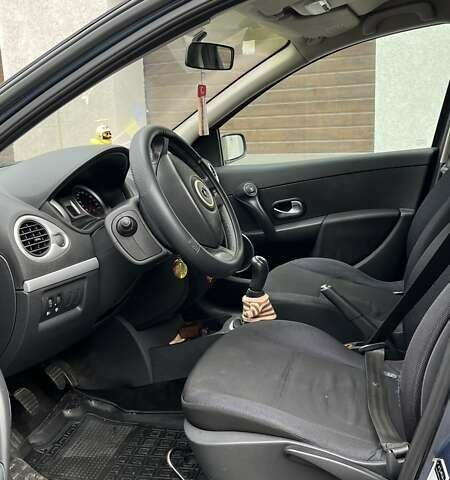 Сірий Рено Кліо, об'ємом двигуна 1.46 л та пробігом 300 тис. км за 3999 $, фото 7 на Automoto.ua