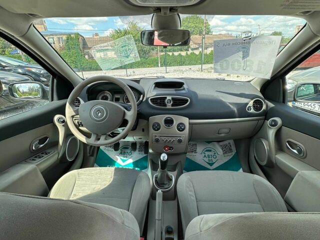Серый Рено Клио, объемом двигателя 1.6 л и пробегом 227 тыс. км за 5200 $, фото 8 на Automoto.ua