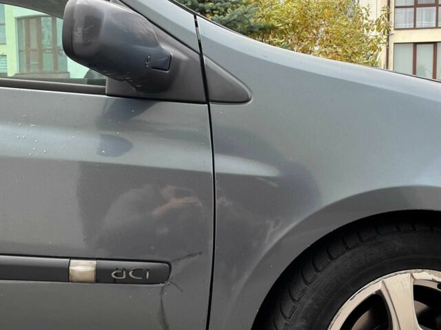 Серый Рено Клио, объемом двигателя 1.5 л и пробегом 300 тыс. км за 3800 $, фото 2 на Automoto.ua