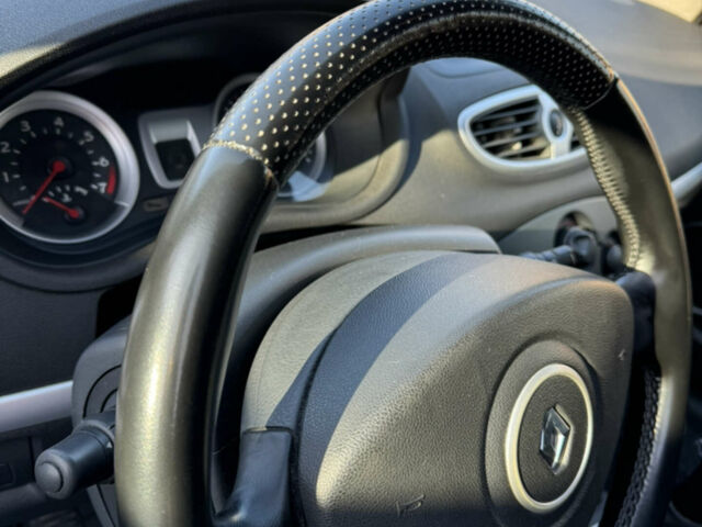 Сірий Рено Кліо, об'ємом двигуна 1.6 л та пробігом 260 тис. км за 4000 $, фото 18 на Automoto.ua