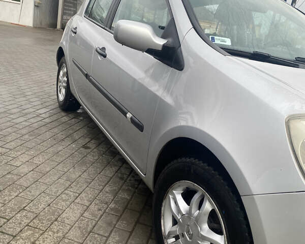 Серый Рено Клио, объемом двигателя 1.15 л и пробегом 244 тыс. км за 3400 $, фото 3 на Automoto.ua