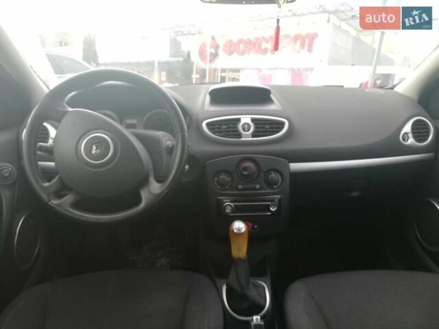 Сірий Рено Кліо, об'ємом двигуна 1.15 л та пробігом 205 тис. км за 3750 $, фото 5 на Automoto.ua