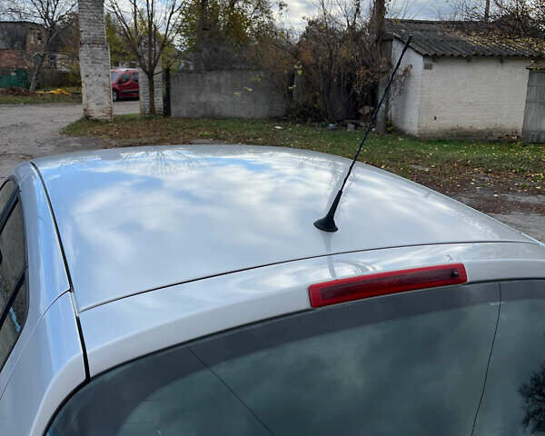 Серый Рено Клио, объемом двигателя 1.6 л и пробегом 140 тыс. км за 5450 $, фото 18 на Automoto.ua