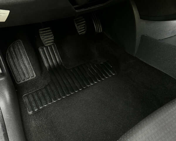 Серый Рено Клио, объемом двигателя 1.6 л и пробегом 179 тыс. км за 4300 $, фото 17 на Automoto.ua