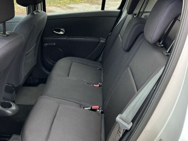 Сірий Рено Кліо, об'ємом двигуна 1.6 л та пробігом 143 тис. км за 5099 $, фото 10 на Automoto.ua