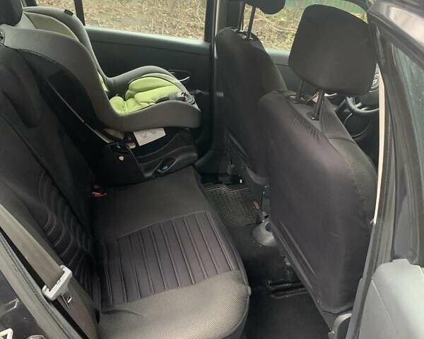 Серый Рено Клио, объемом двигателя 1.15 л и пробегом 207 тыс. км за 4200 $, фото 5 на Automoto.ua