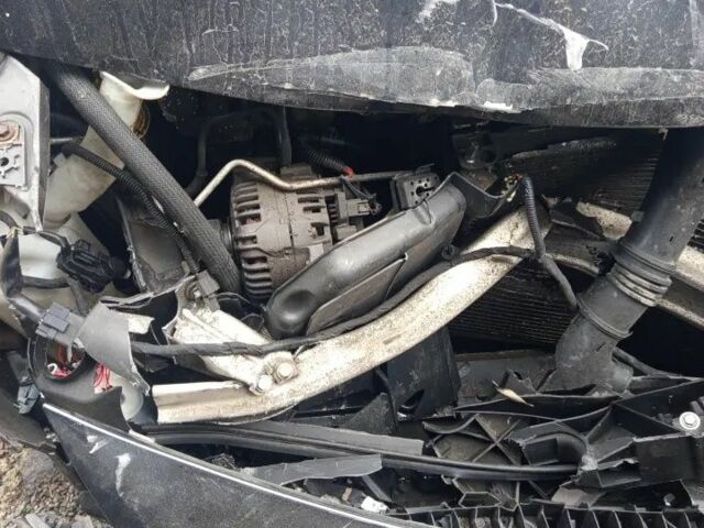 Серый Рено Клио, объемом двигателя 1.6 л и пробегом 267 тыс. км за 1800 $, фото 5 на Automoto.ua