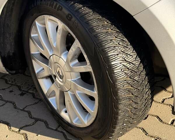 Серый Рено Клио, объемом двигателя 1.6 л и пробегом 163 тыс. км за 5000 $, фото 10 на Automoto.ua