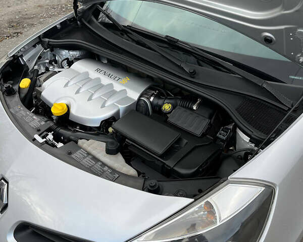 Серый Рено Клио, объемом двигателя 1.6 л и пробегом 140 тыс. км за 5450 $, фото 28 на Automoto.ua