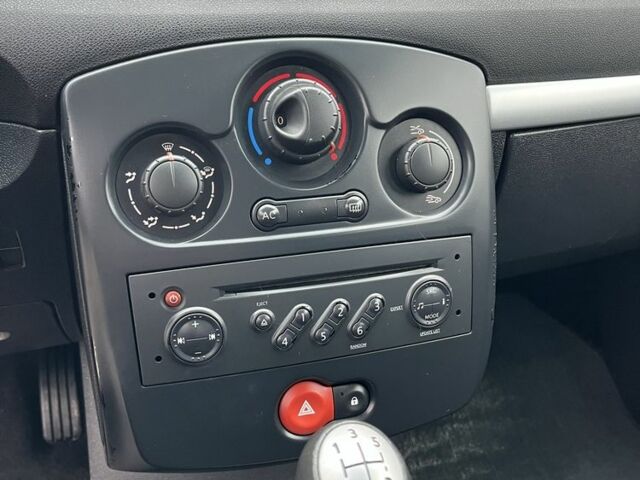 Сірий Рено Кліо, об'ємом двигуна 1.6 л та пробігом 143 тис. км за 5099 $, фото 12 на Automoto.ua